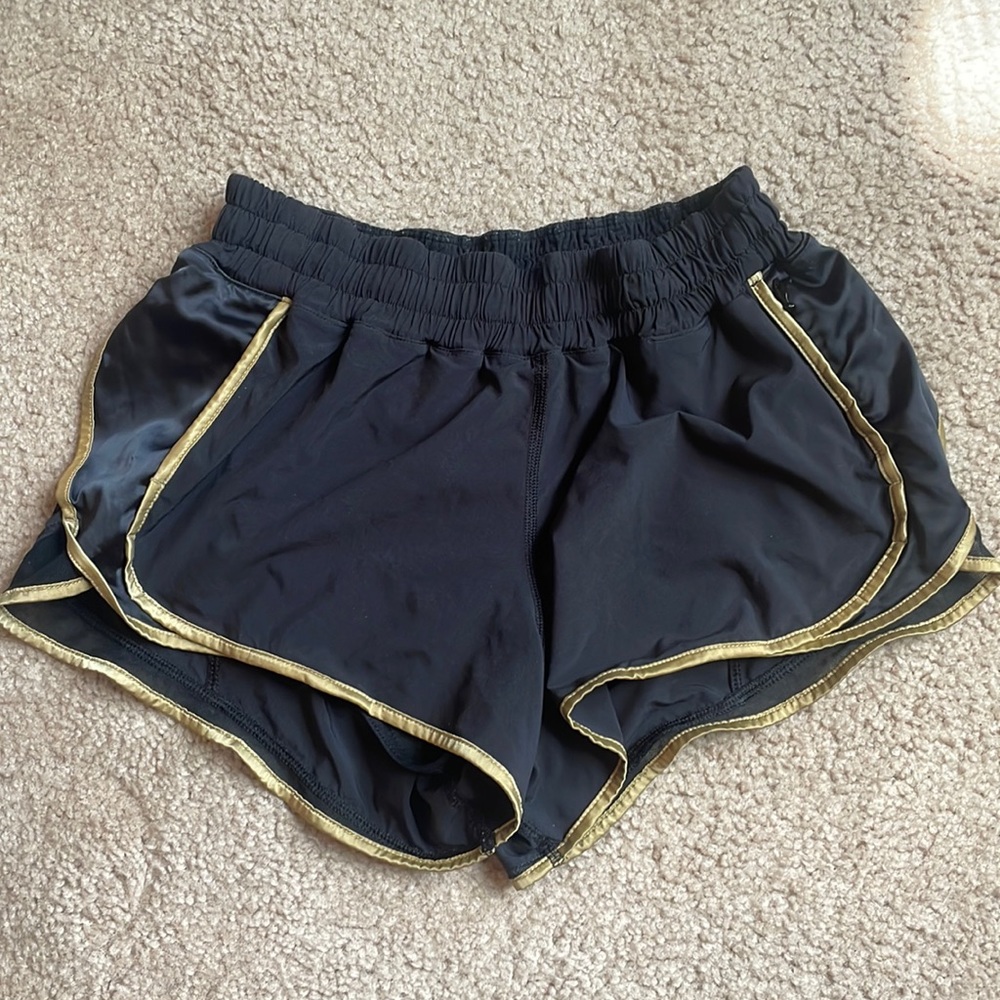 Lululemon Shorts Sz 6